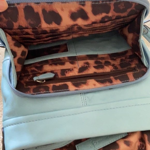 B Makovsky blue leather cross body bag with animal print lining great condition - Picture 2 of 6